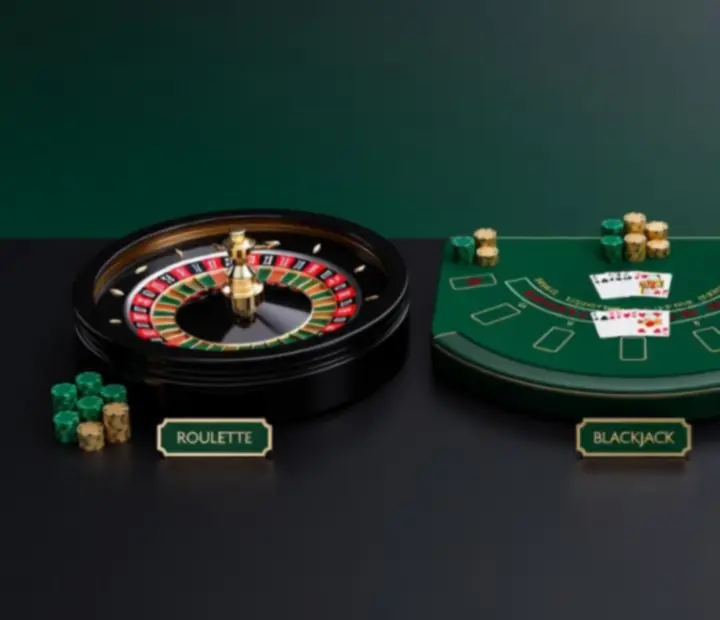 Mise en scène distinguée présentant les différences clés entre les packs casino Aube Cedre.